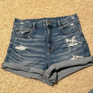 American Eagle distressed curvy hi rise shortie